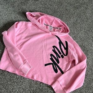 VS PINK RAW HEM CROPPED HOODIE